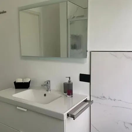Apartment White House R&d *