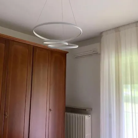 White House R&d Apartment Pombia